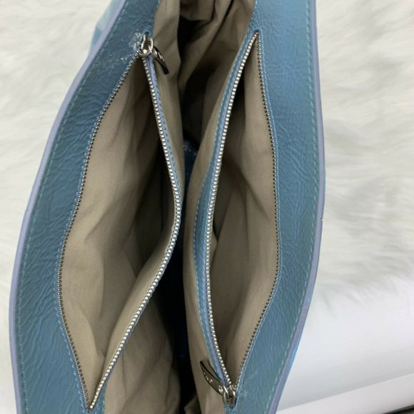 Tod's Vertical Restyled D-Bag Patent Leather Purse - Picture 8 of 16